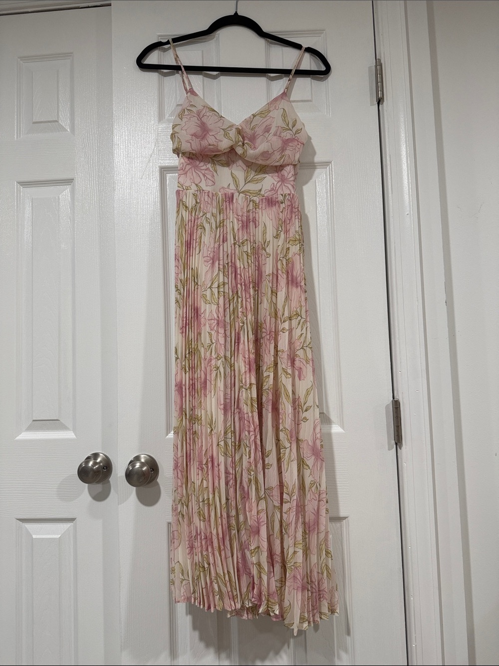 Floral Pink Pleated Spaghetti-Strap Maxi Dress